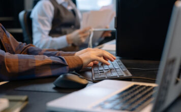 e-Service ประกันสังคม: เข้าถึงสิทธิ์ง่าย ไม่ต้องรอคิว e-Service ประกันสังคม: เข้าถึงสิทธิ์ง่าย ไม่ต้องรอคิว
